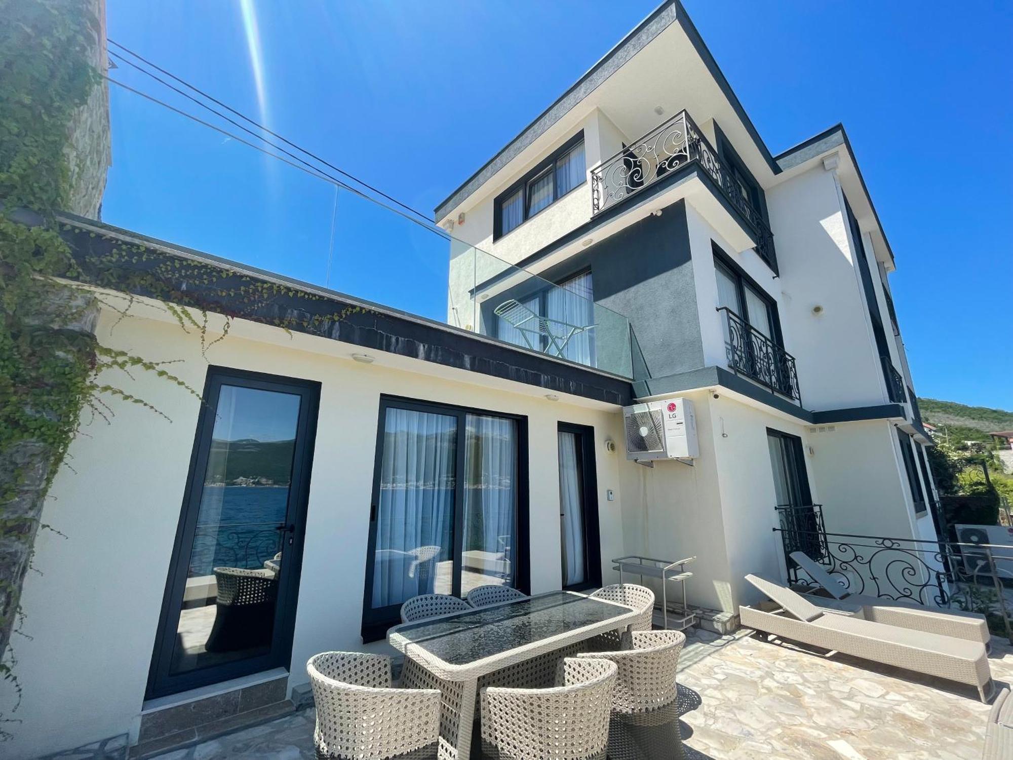 Beachfront Villa Pearl Of Adria Krasići Exteriör bild