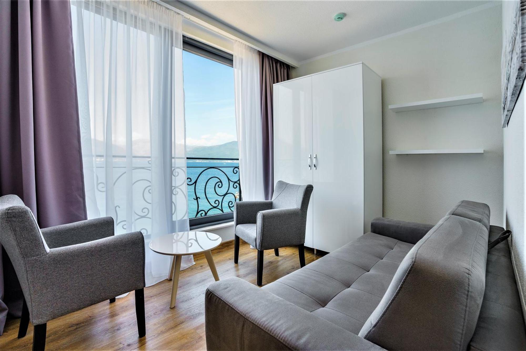 Beachfront Villa Pearl Of Adria Krasići Exteriör bild