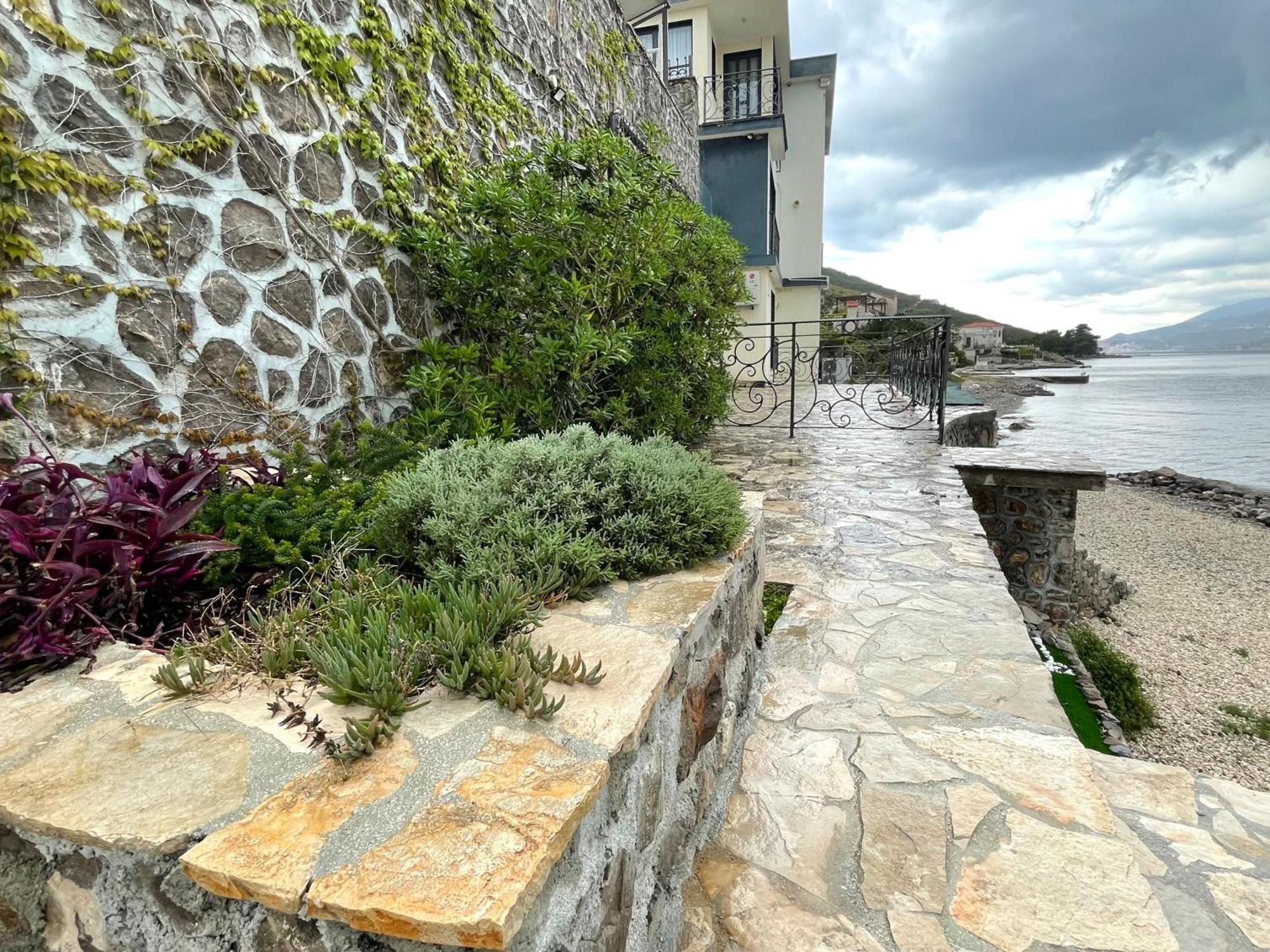 Beachfront Villa Pearl Of Adria Krasići Exteriör bild